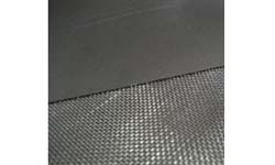 Graphite gasket reinforced with metal mesh